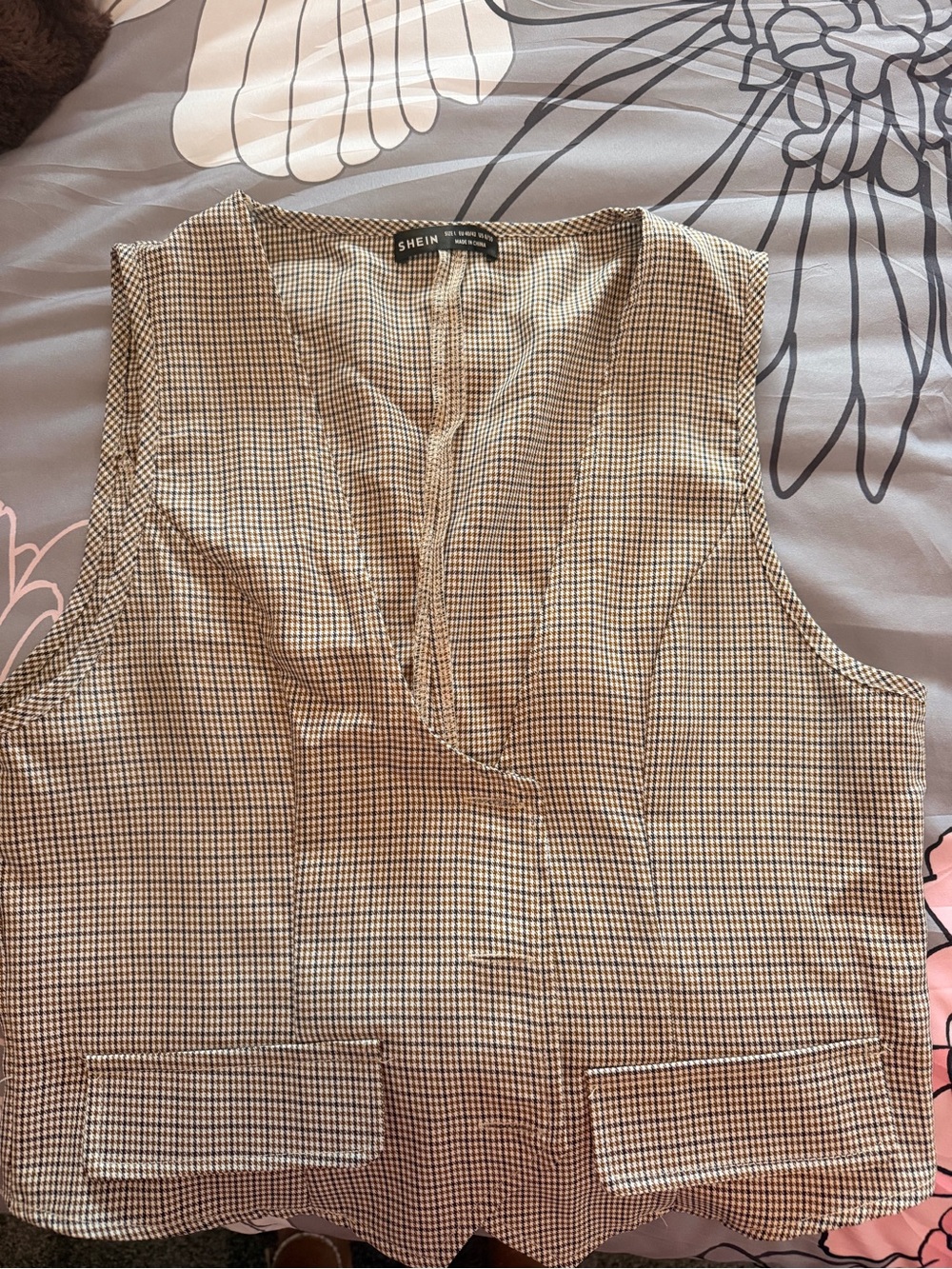 SHEIN Beige and Black Checked Sleeveless Vest